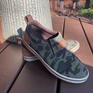 xtratuf deck shoe women’s size 8